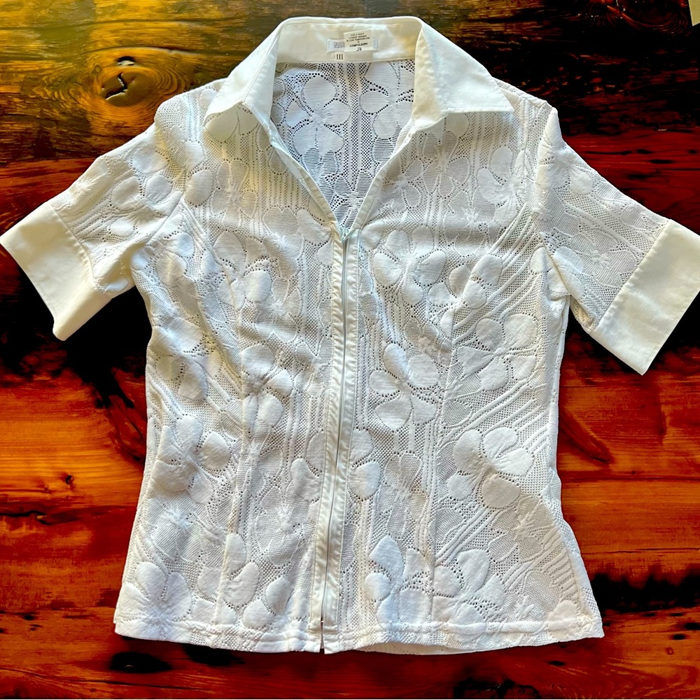 Nara Camicie vintage stretch short sleeved zipper top. Medium